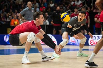 Record crowd watches Canada drop tough Volleyball Nations League match to France