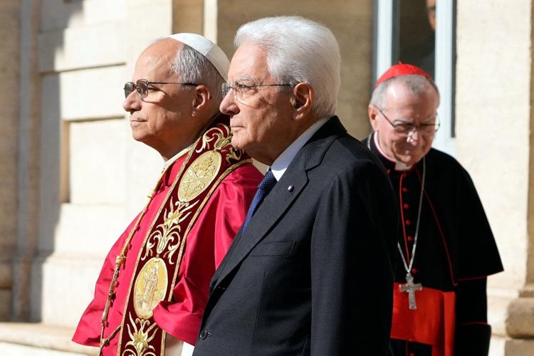 Pope urges Italy to remain open to migrants during rite of passage visit to presidential palace