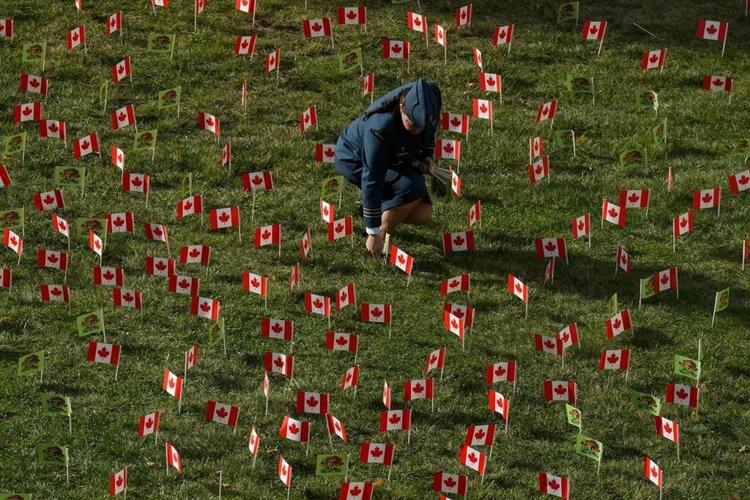 What ɫֱs are saying as they mark Remembrance Day across the country