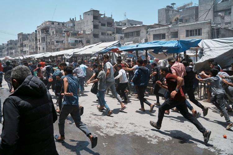 At least 31 Palestinians are killed while heading to a Gaza aid hub, officials and witnesses say