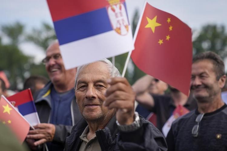 Chinese leader Xi Jinping and Serbian president hail 'ironclad' friendship in Belgrade