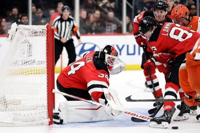 NHL roundup: Devils dumps Ducks 4-1 to snap five-game home losing skid