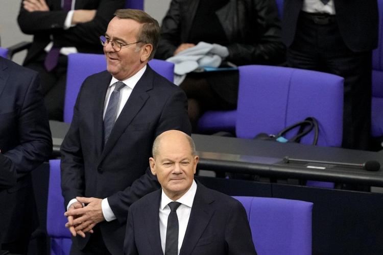 Scholz is clear to seek a 2nd term as German leader after defense minister rules out a run