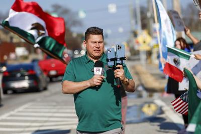Judge questions if Spanish-language journalist can stay in immigration detention without charges