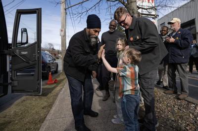 Top leaders finish second week of election campaign