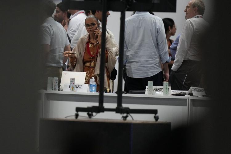 Negotiators at UN climate talks split over when and how to phaseout use oil, gas and coal