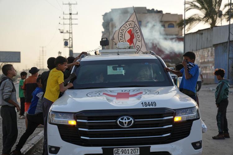 Palestinian militants hand over 2 sets of remains of hostages to Red Cross in Gaza