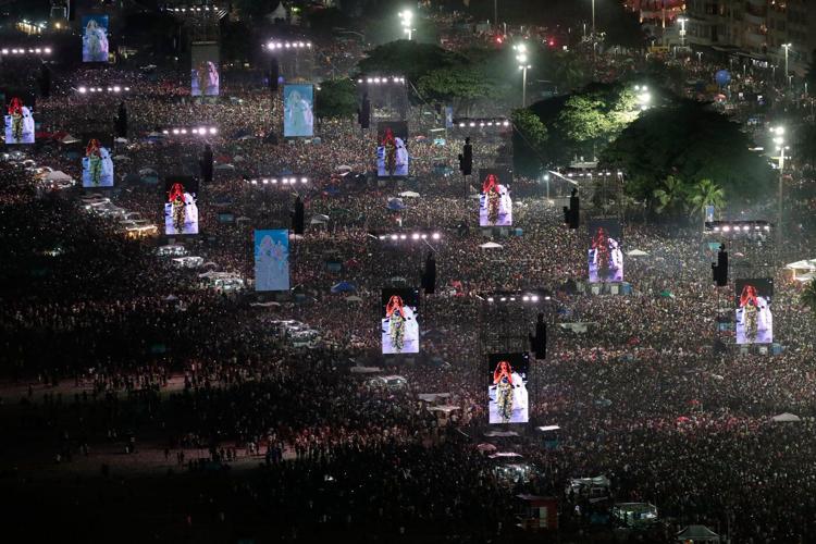 Shakira follows Madonna and Lady Gaga in giving a huge free concert on Copacabana Beach
