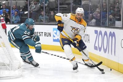 Jets acquire Niederreiter from Predators for second-round draft pick