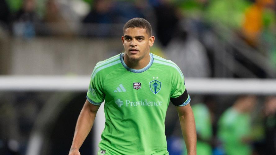 Seattle Sounders sign young forward Osaze De Rosario to new long-term deal
