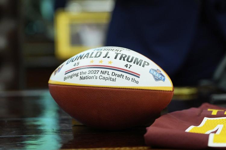 Washington to host the 2027 NFL draft on the ��ɫtv Mall, President Donald Trump says