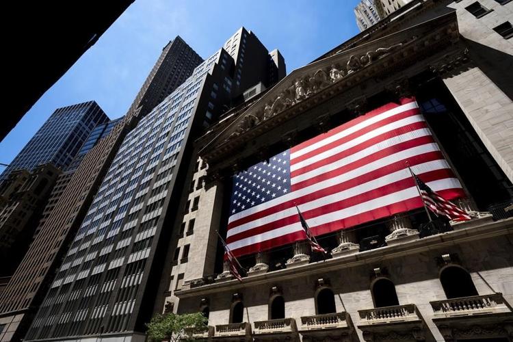 Silicon Valley Bank seized by FDIC as depositors pull cash