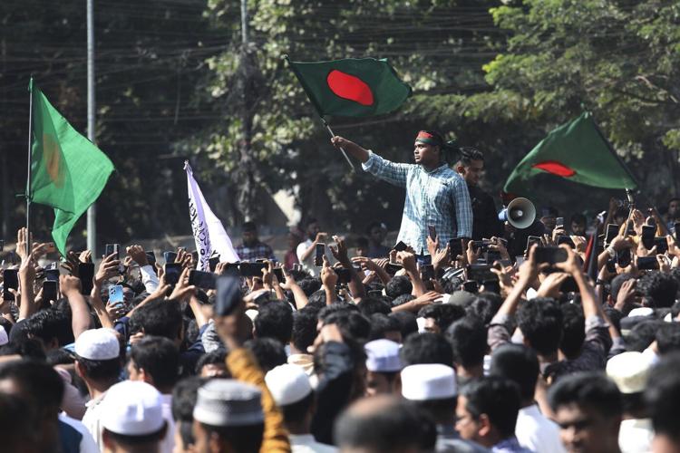 Lawyers in southeastern Bangladesh boycott courts after violence kills 1