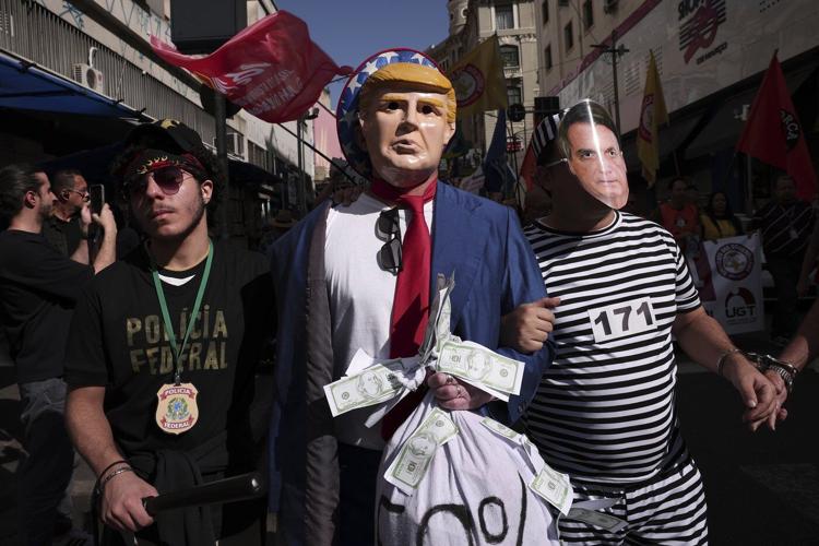 Trump's tariff threat pushes Lula's popularity and worsens legal troubles for Brazil's ex-leader