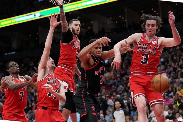 White scores 25 points to lead Chicago Bulls to 122-106 win over Toronto Raptors