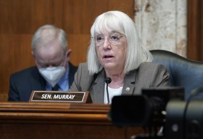 Veteran Murray and newcomer Smiley battle for US Senate seat