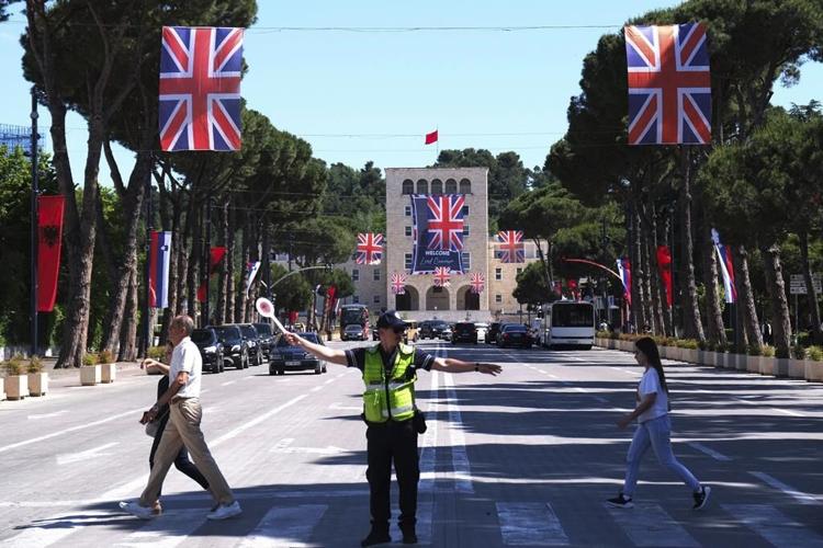 UK's Cameron praises progress in joint effort with Albania to stop illegal migration