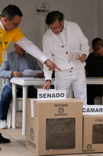Colombians are electing a new Congress and choosing presidential candidates