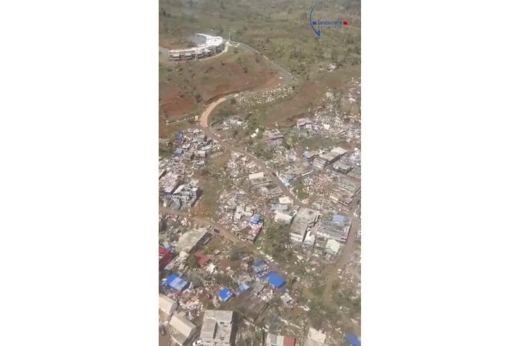 France rushes help to Mayotte, where hundreds or even thousands died in Cyclone Chido