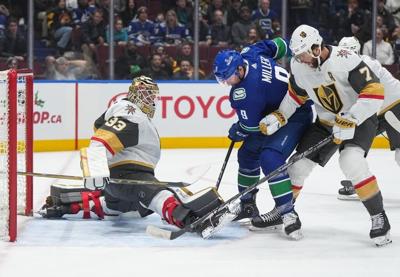 Golden Knights turn up heat with 4-1 win over Pacific Division rival Canucks