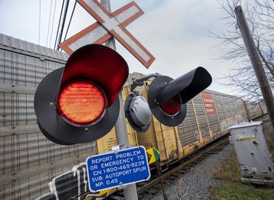 High-speed rail pitch draws high levels of support and opposition: poll