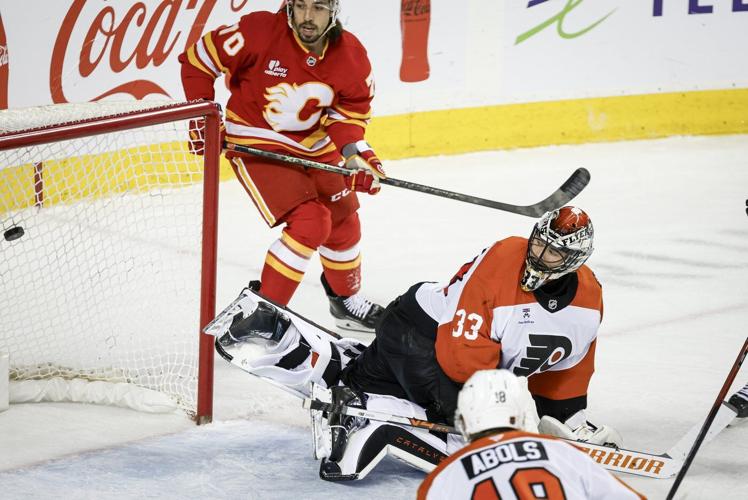 Flames thump Flyers 5-1 to win fifth straight home game