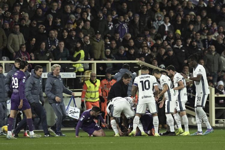 Serie A title race loses significance after Fiorentina player collapses on field
