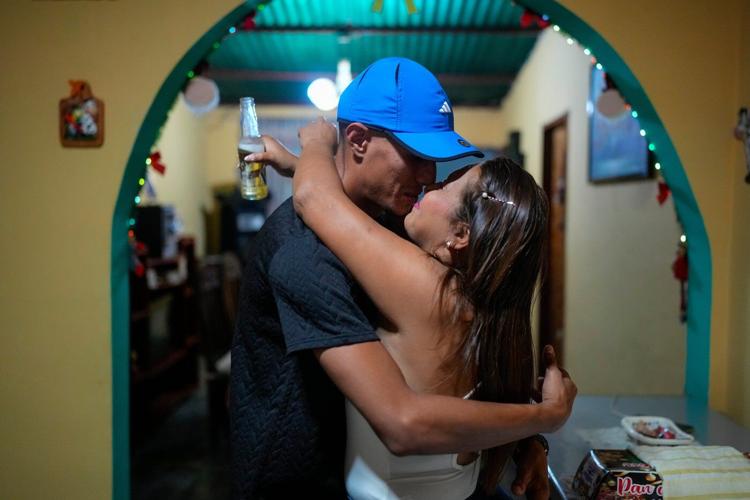Photos show Venezuelan migrants spending Christmas at home after abandoning hope of reaching the US