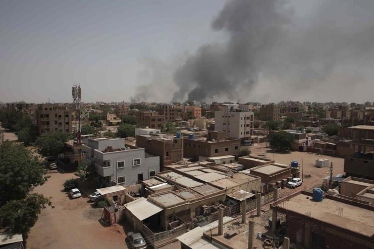 Sudan battles intensify on 3rd day; civilian deaths reach 97