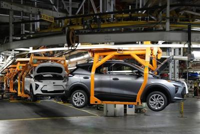 Automakers, dealers and shoppers dawdle on EVs despite strong year in US sales growth
