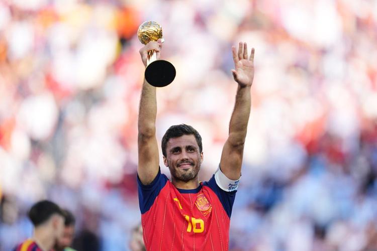 Barcelona set to sign Rodri after agreeing to deal with Man City, AP source says