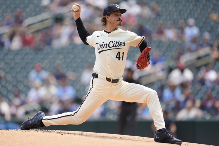 Lee and Vázquez go back to back to power Twins past Blue Jays 6-3 and avoid series sweep