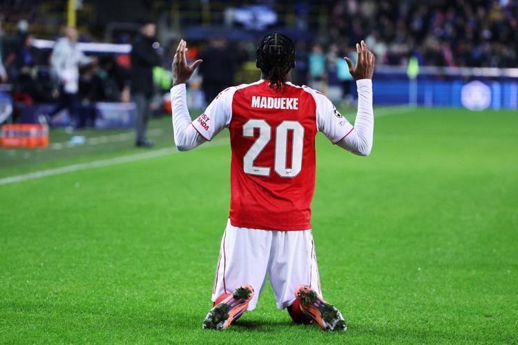 Jeers as Real Madrid loses 2-1 to Man City and pressure grows on Alonso. Arsenal wins, PSG draws