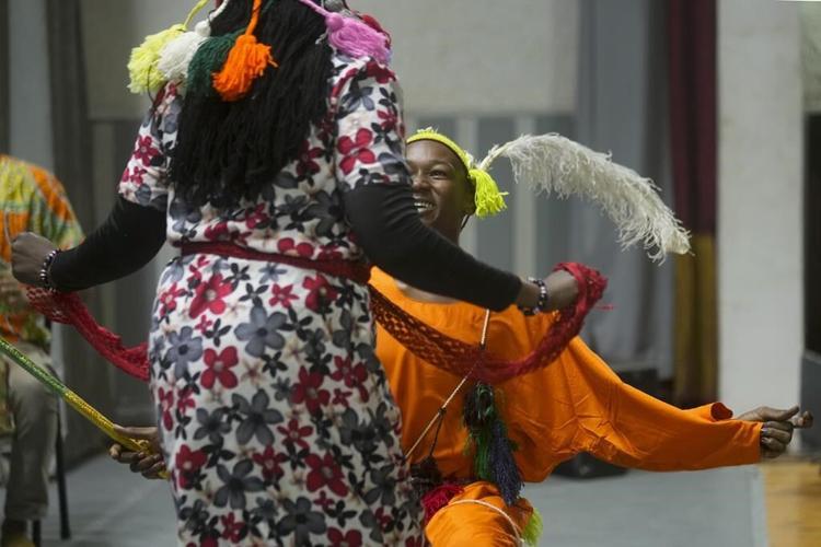 In music and dance, Sudanese performers transport refugee audiences back home