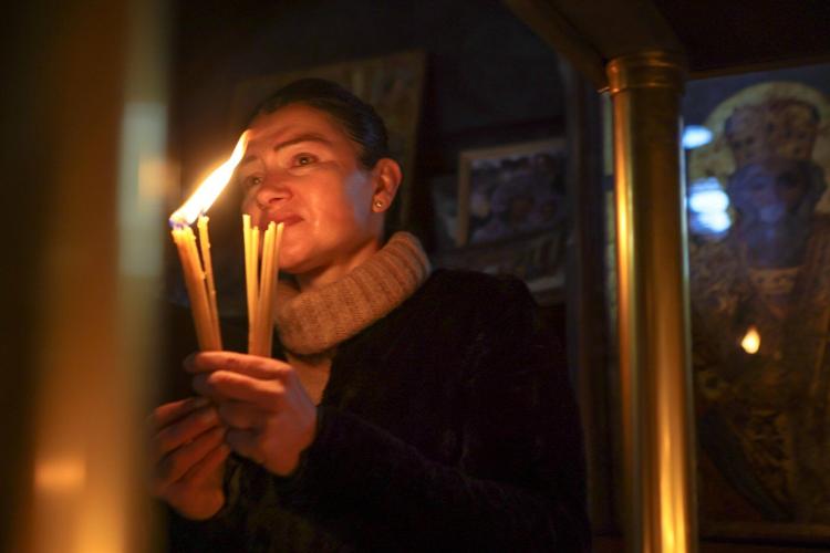 Bulgarians pray for bees and bless honey on St. Haralambos Day