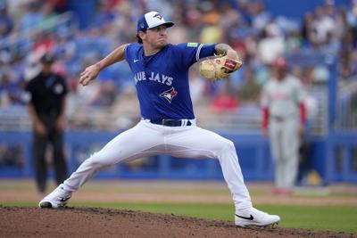 Yankees score twice in bottom of ninth for 8-7 victory over Blue Jays
