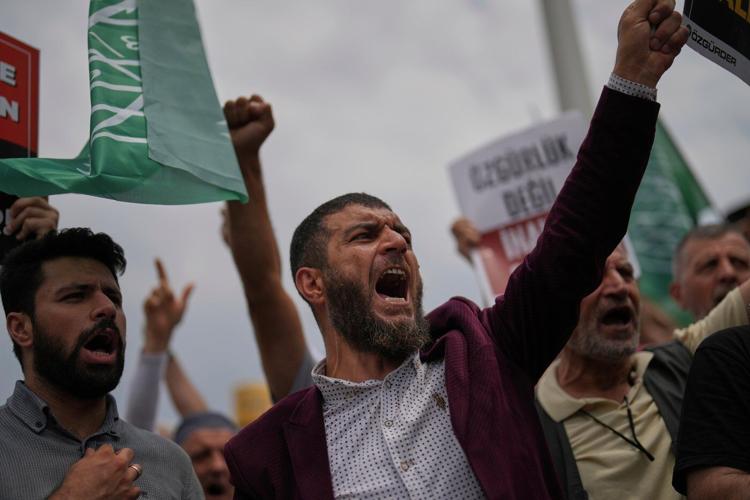 Turkish police detain 3 more employees of satirical magazine over prophet cartoon controversy