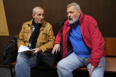 Editor of top independent Russian newspaper fined for allegedly discrediting military