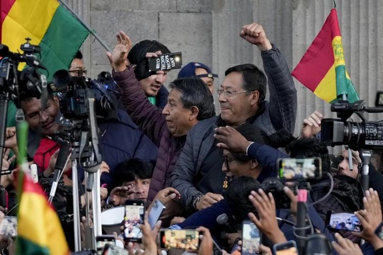 Military flees Bolivia government palace after coup attempt fails, general taken into custody