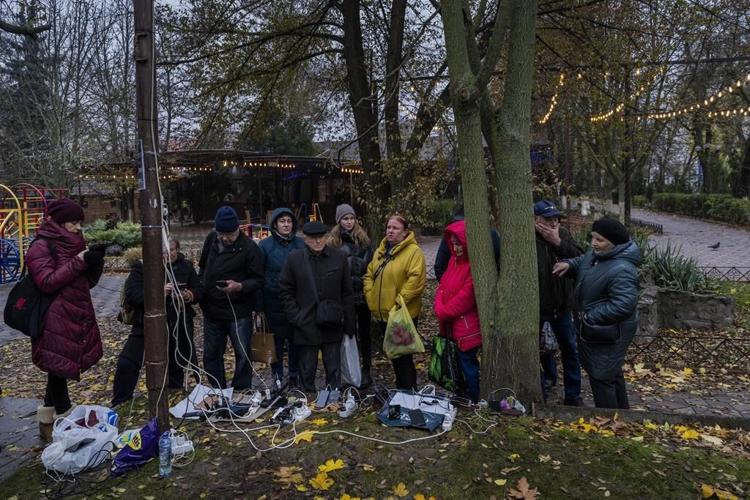 Ukraine to civilians: Leave liberated areas before winter