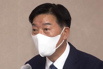 S. Korea seeks to arrest former officials in N. Korea case