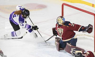 Victoire ride Desbien's hot hand to 2-1 shootout win over Frost