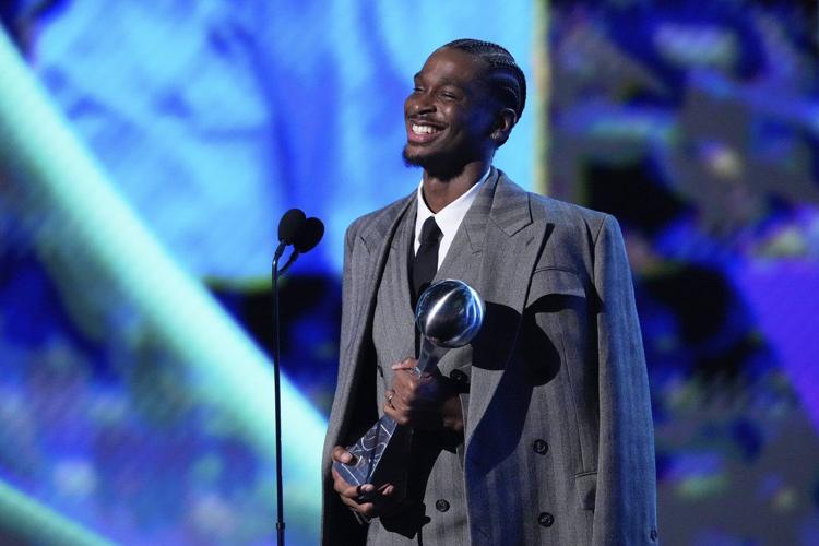 Canada's Shai Gilgeous-Alexander and Simone Biles win top honors at ESPYS
