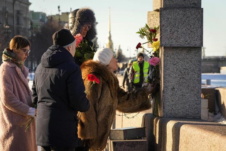 Over 300 detained in Russia as country mourns the death of Alexei Navalny, Putin's fiercest foe
