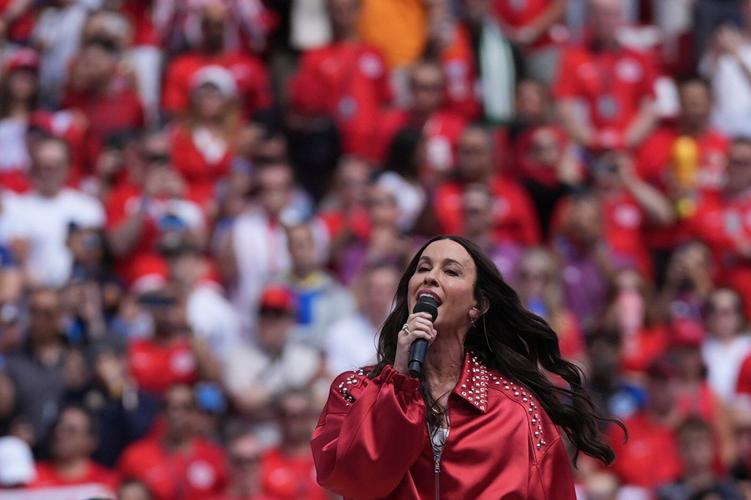 Alanis Morissette shines, Michael Bublé forgets the gig at Canada's World Cup opener