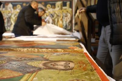 Albania returns 20 stolen icons to neighboring North Macedonia