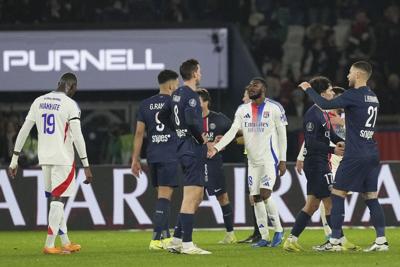 Referee briefly stops French league match between PSG and Lyon after homophobic chants