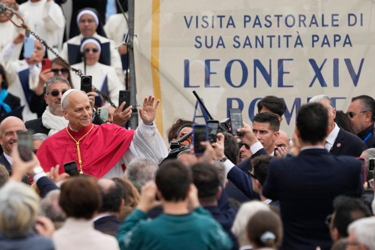 Pope prays for end to 'fratricidal hatred' as he celebrates anniversary with visit to Pompeii