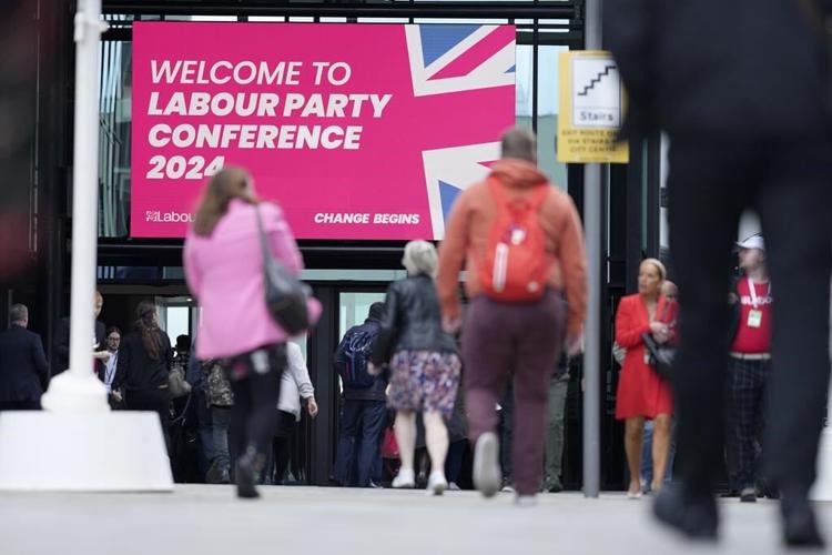 UK leader Starmer aims to shed gloomy image with a key speech stressing change