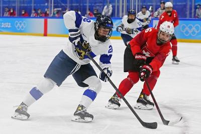 United States downs Japan 7-1 in Day 1 of women's world hockey championship